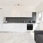 Roggia By Quokka 360 - Centrally Located Flats With Parking شقة لوغانو