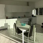 Roggia By Quokka 360 - Centrally Located Flats With Parking *