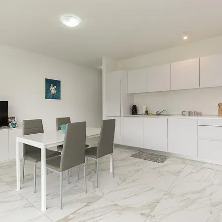 Apartment Roggia By Quokka 360 - Flats With Parking Space