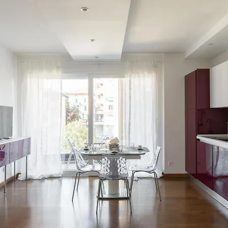 Roggia By Quokka 360 - Centrally Located Flats With Parking شقة لوغانو